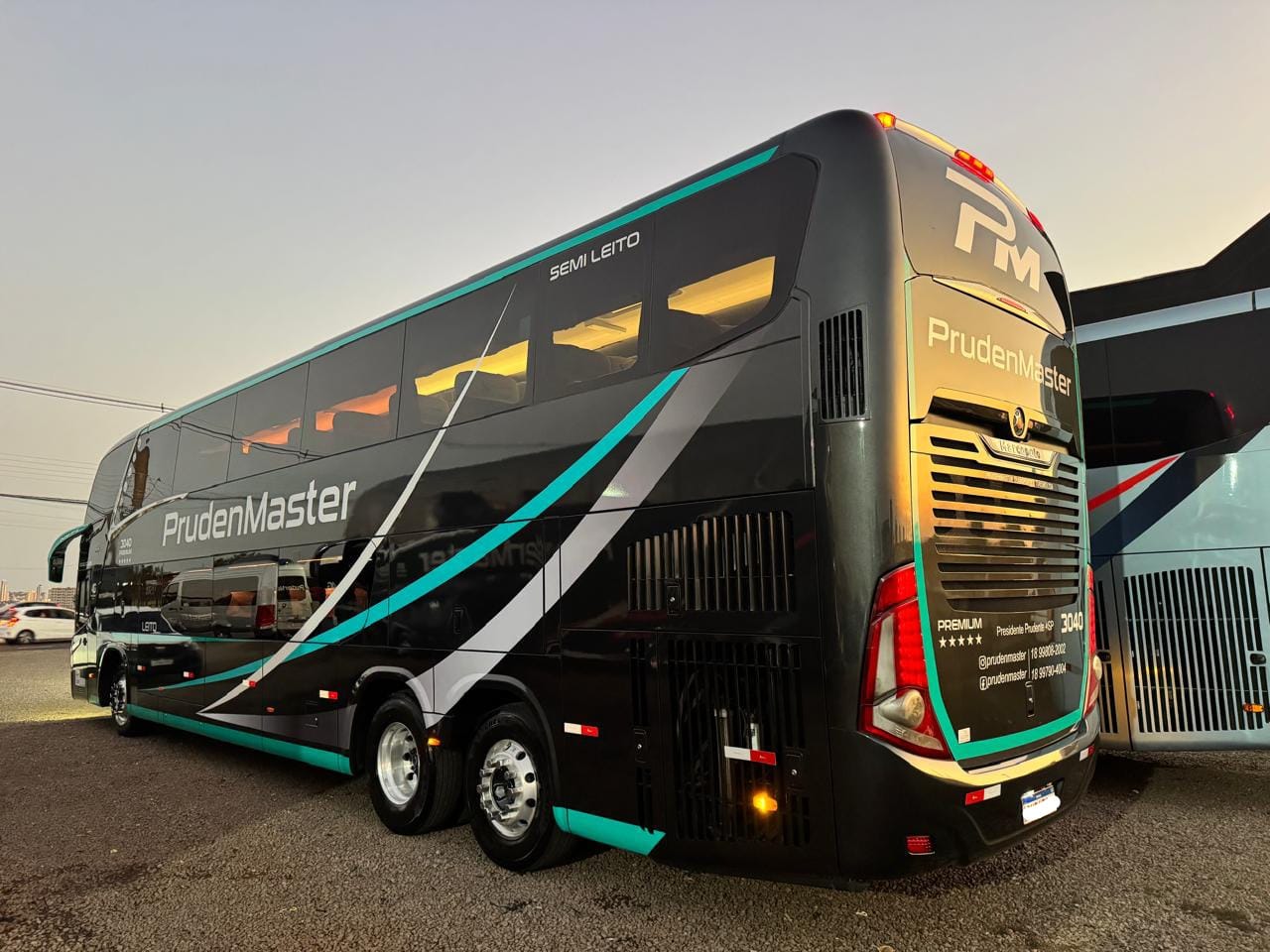 Ônibus 3040 Premium semileito da Pruden Master